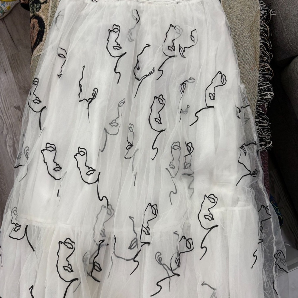 Beulah White Tulle Skirt with Black Line Art